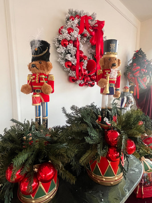 2 Arreglos de Cascanueces con Pino preservado